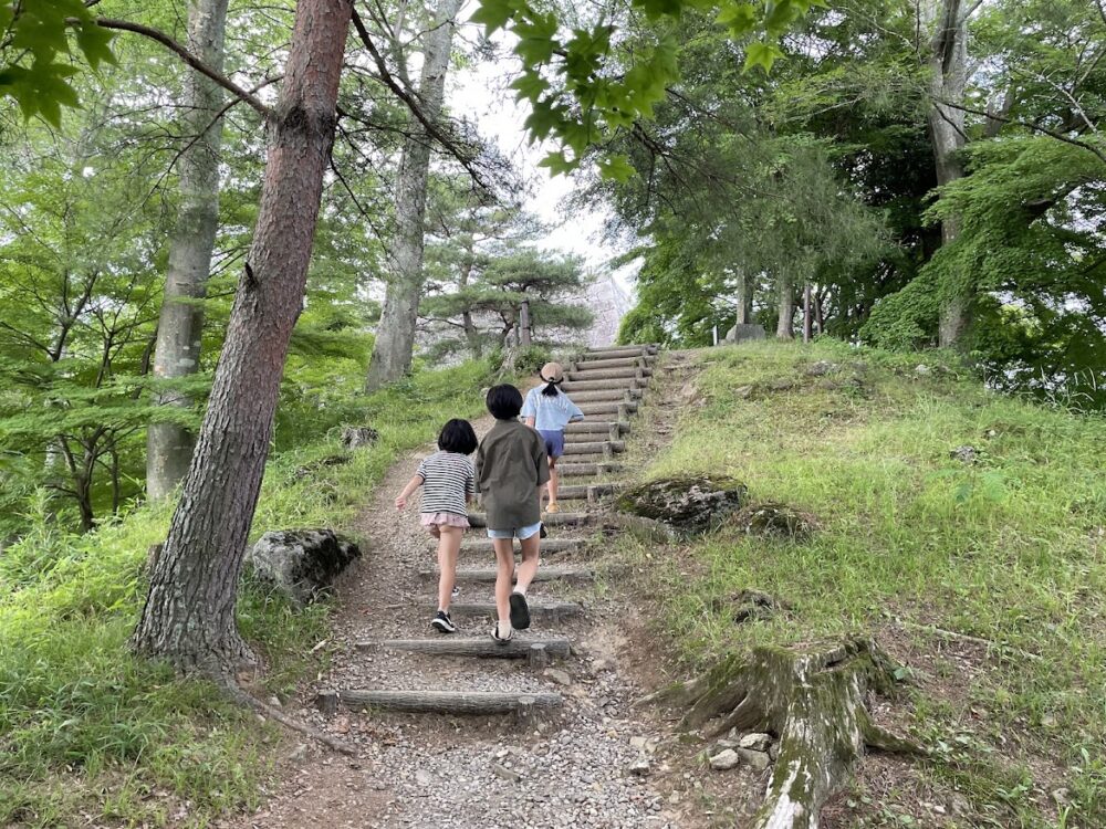 霞ヶ城階段