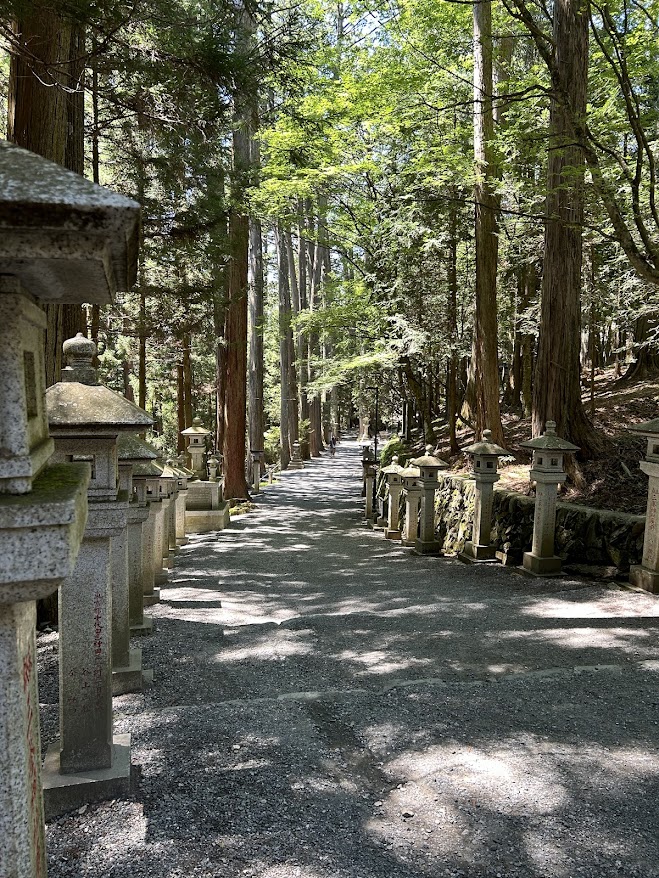 三峰神社参道