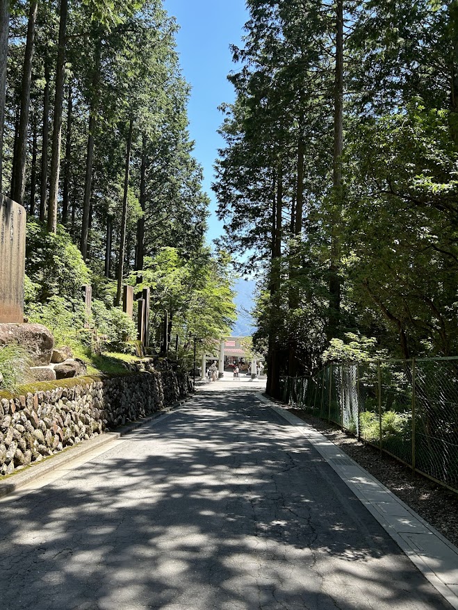 三峰神社参道