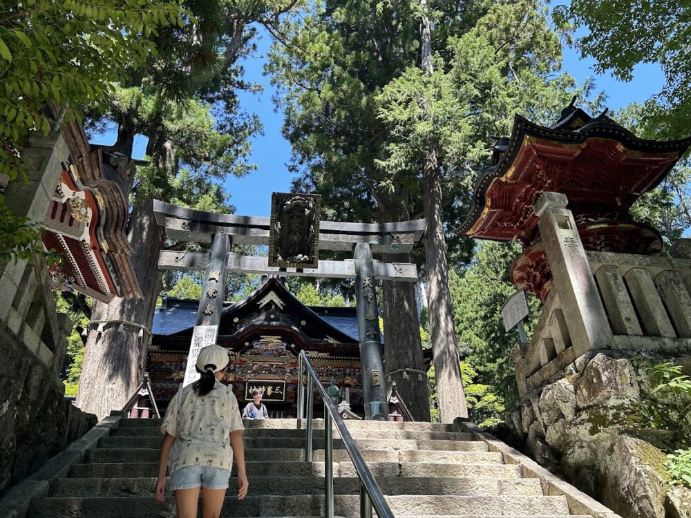 三峰神社鳥居