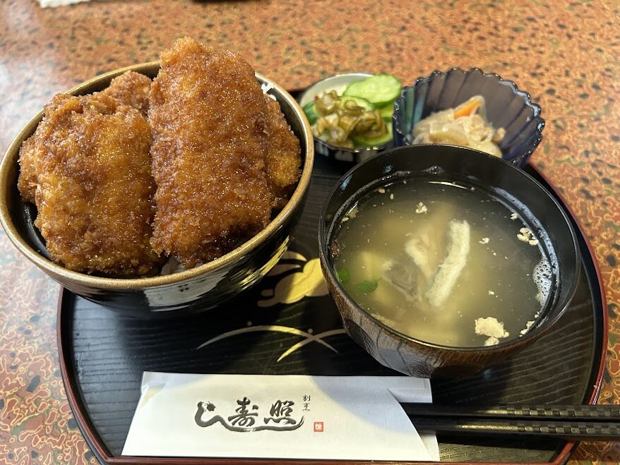 マグロソースカツ丼