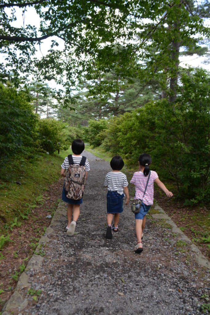 西の河原公園遊歩道