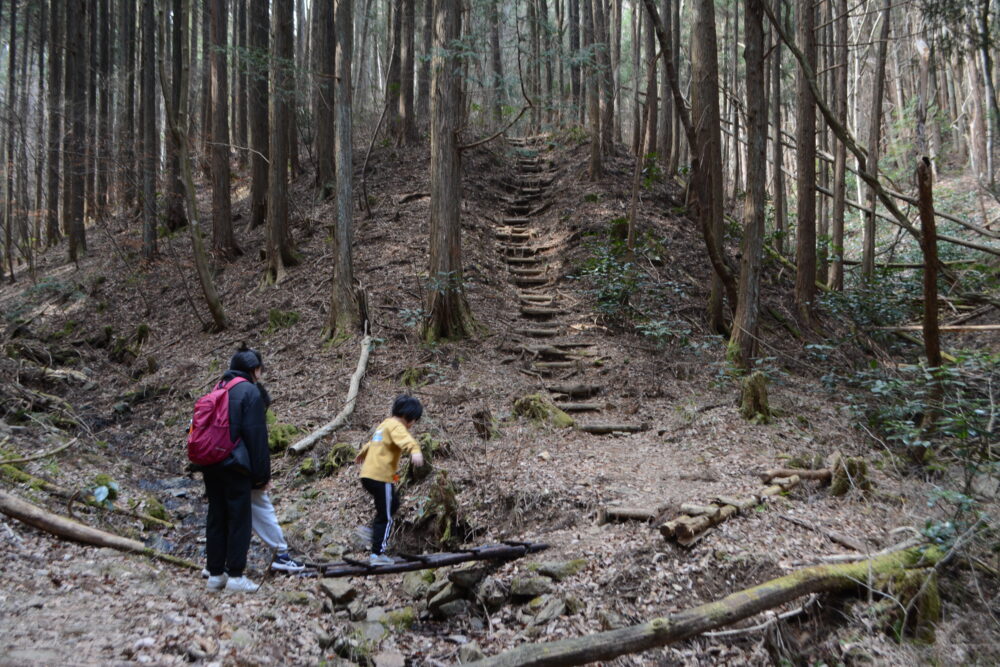 白河関山登山道