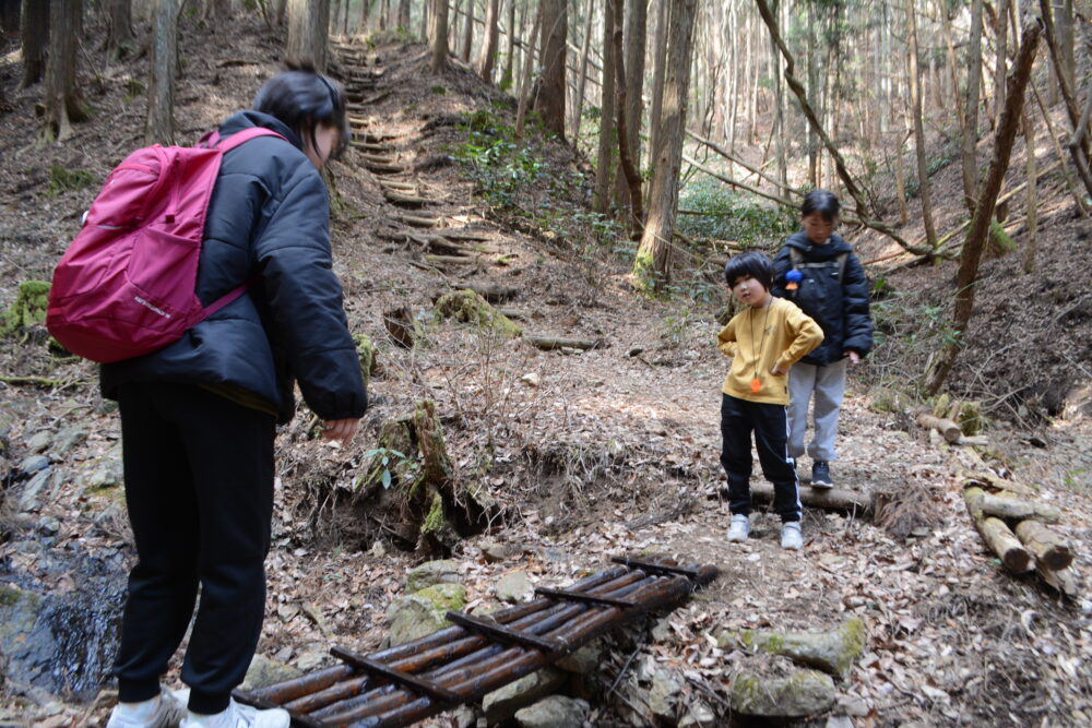 白河関山登山道