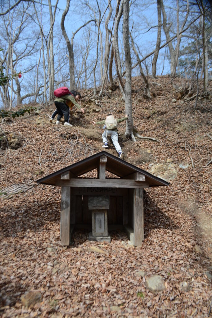 白河関山 阿夫利神社