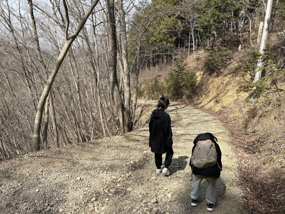 白河関山登山道