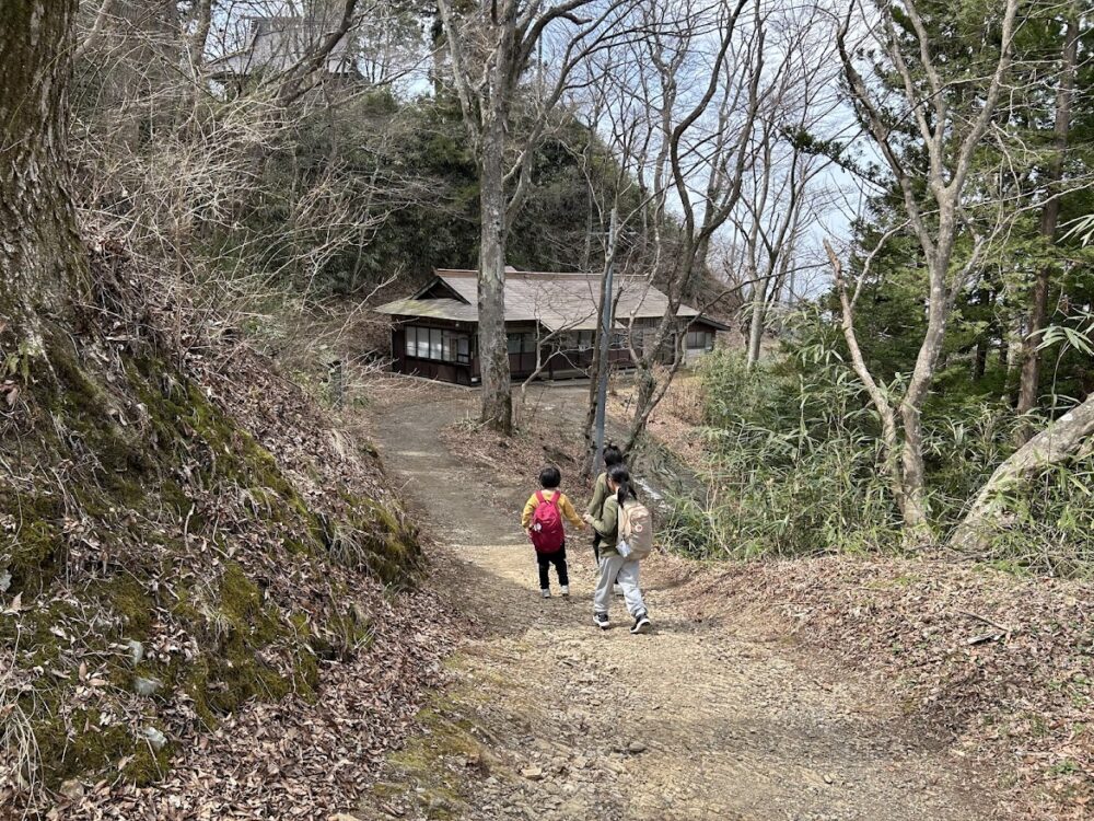 白河関山登山道