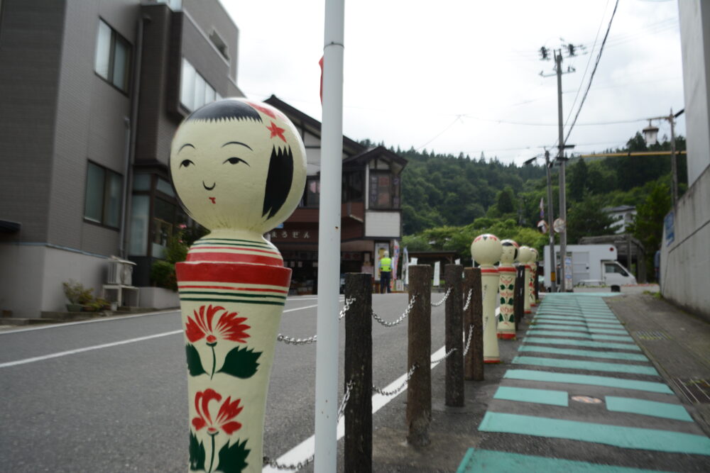 鳴子温泉駅前