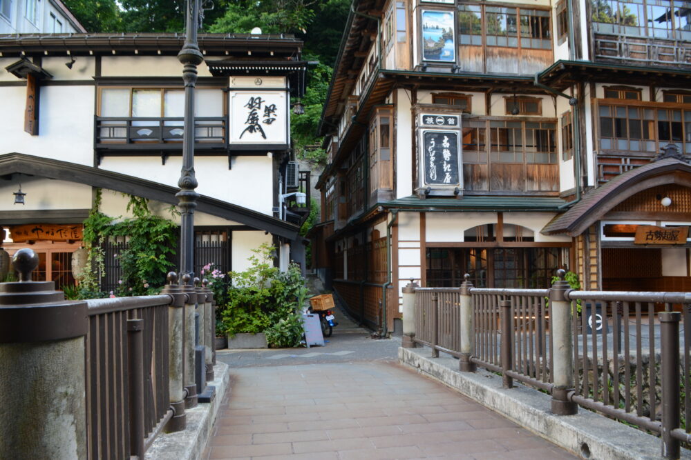 銀山温泉裏道