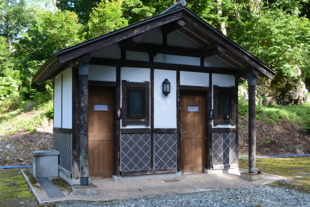 銀山温泉トイレ