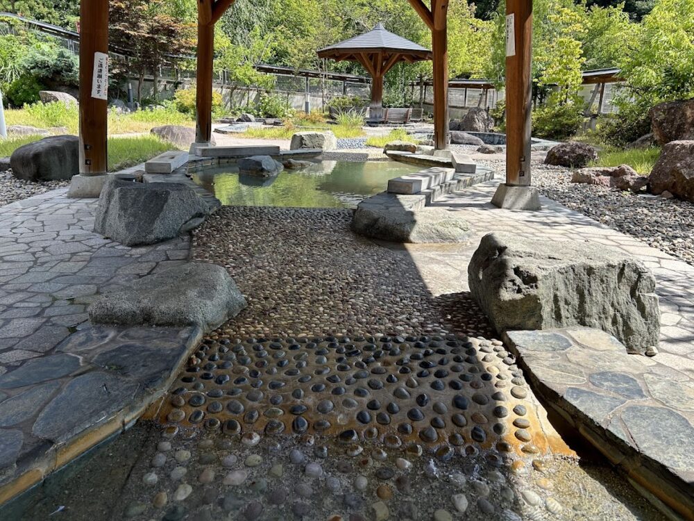 ほっとinやないづ足湯