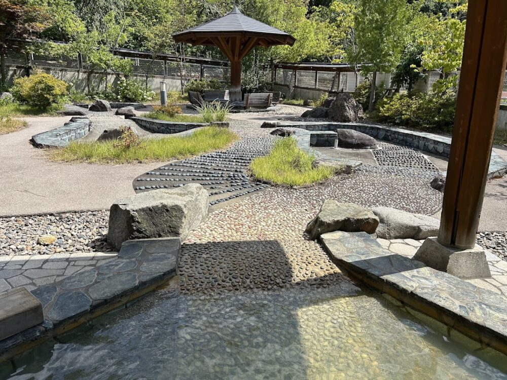 ほっとinやないづ足湯
