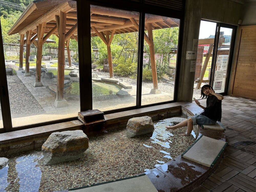 ほっとinやないづ足湯