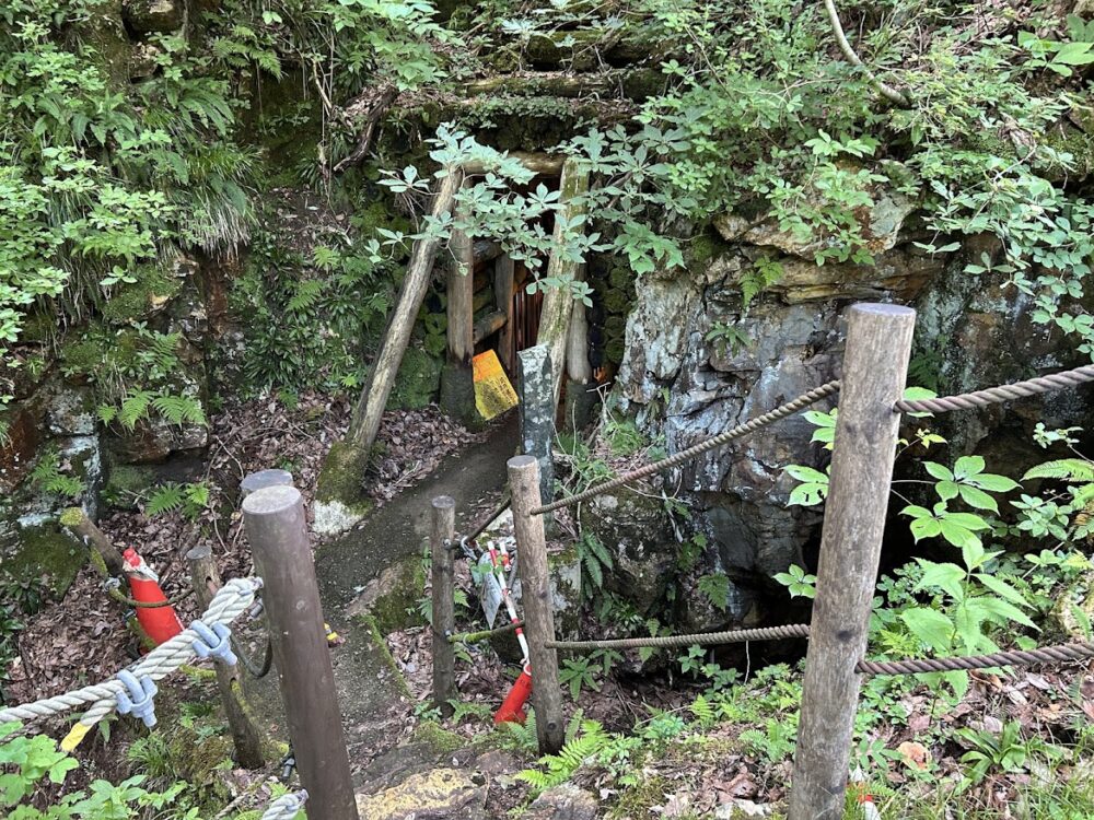 延沢銀鉱洞