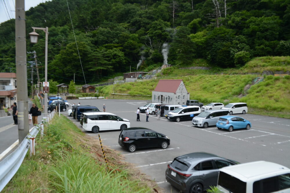 湯めぐり駐車場
