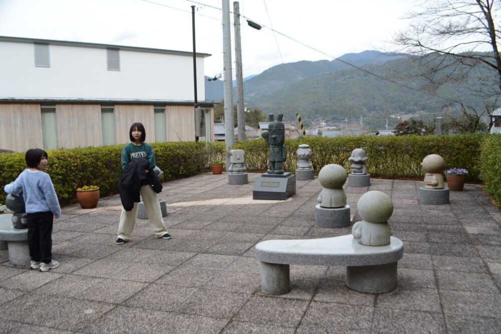 やなせたかし記念公園