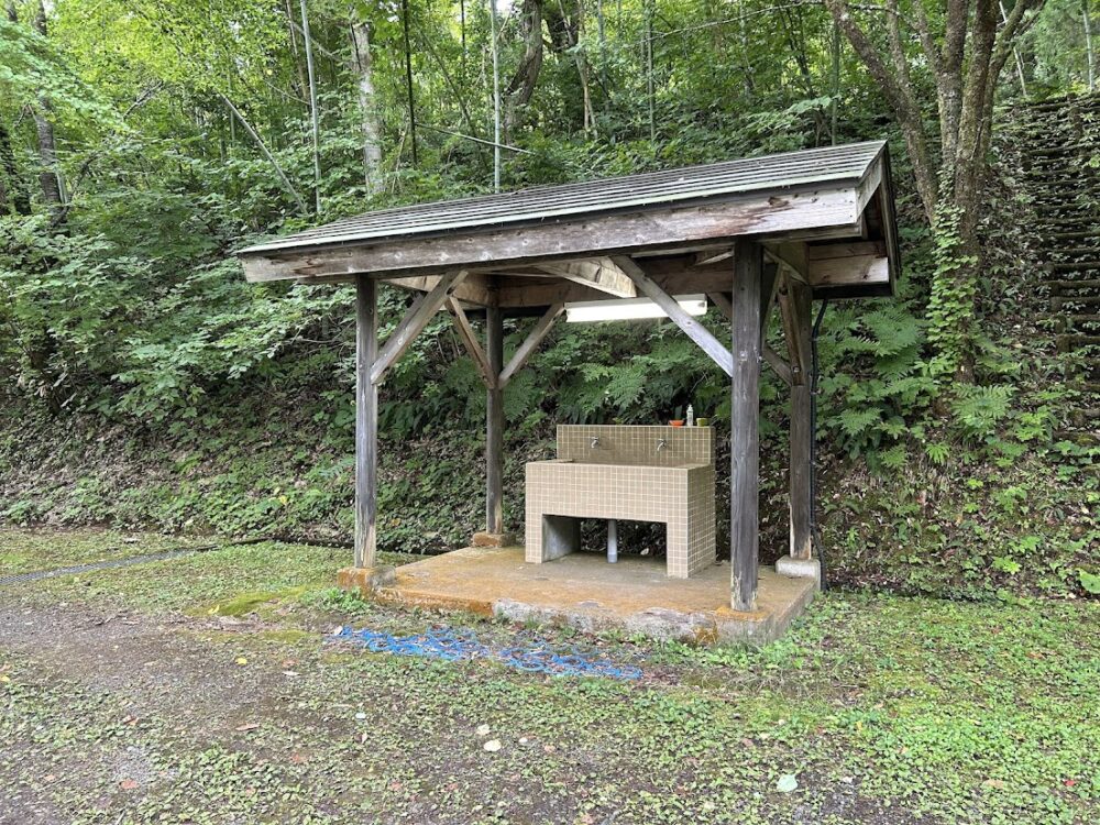 沼沢湖炊事場